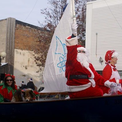 santa-in-boat
