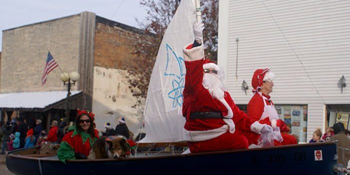 santa-in-boat