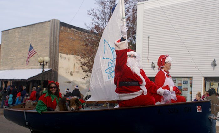 santa-in-boat